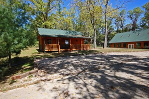 Exterior - Western Lodge - Huge, w/Heated Pool, Hocking Hills (Logan)