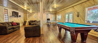 Western Lodge - Huge, w/Heated Pool, Hocking Hills