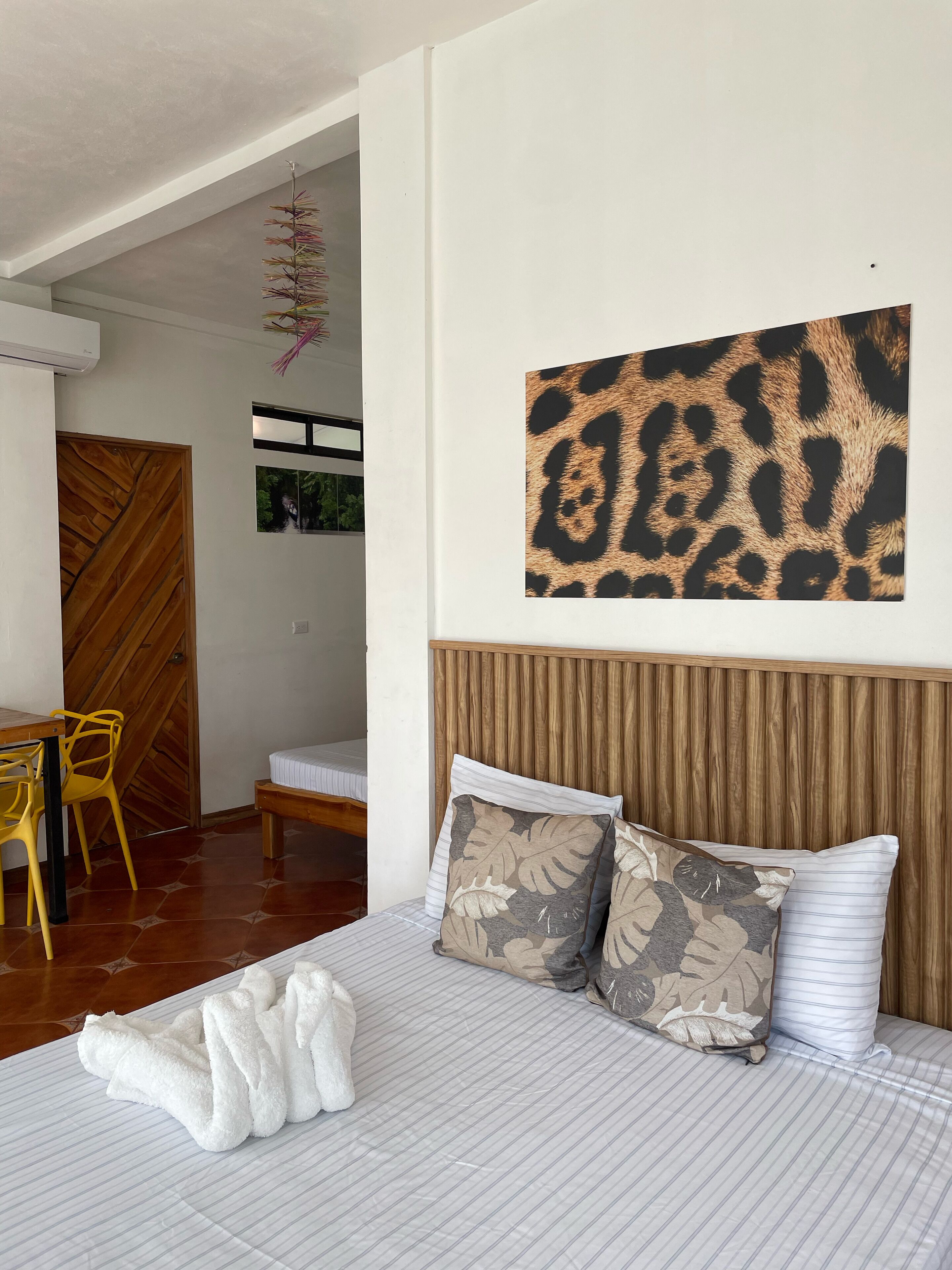 Family Quadruple Room with Sea View | Free WiFi, bed sheets