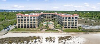 #631 Beautiful poolside Condo perfect for a family getaway