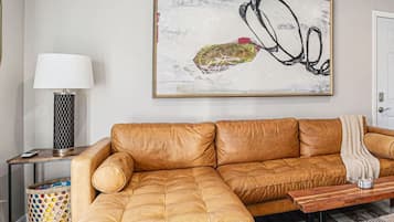 Televisión y chimenea