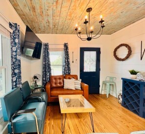 TV - Book Haven 2BR by fairgrounds/Blue Bell Creameries (Brenham)