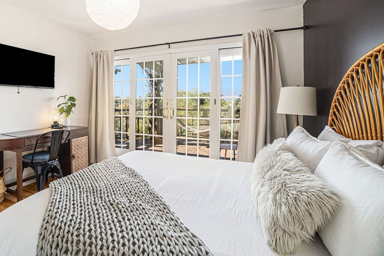 3 bedrooms, desk, iron/ironing board, WiFi