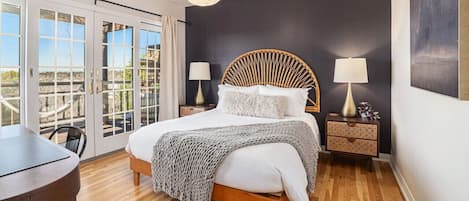 3 bedrooms, desk, iron/ironing board, WiFi