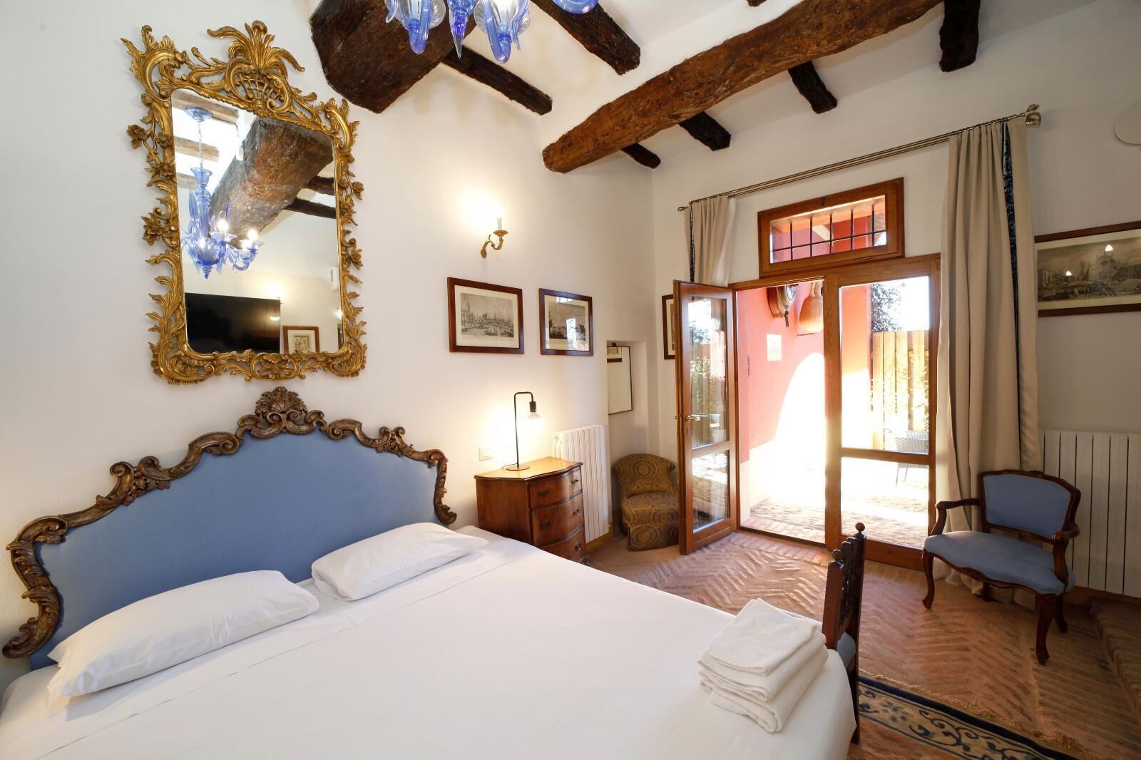 7 camere, ferro/asse da stiro, Wi-Fi