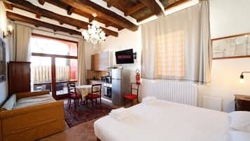 7 bedrooms, iron/ironing board, WiFi