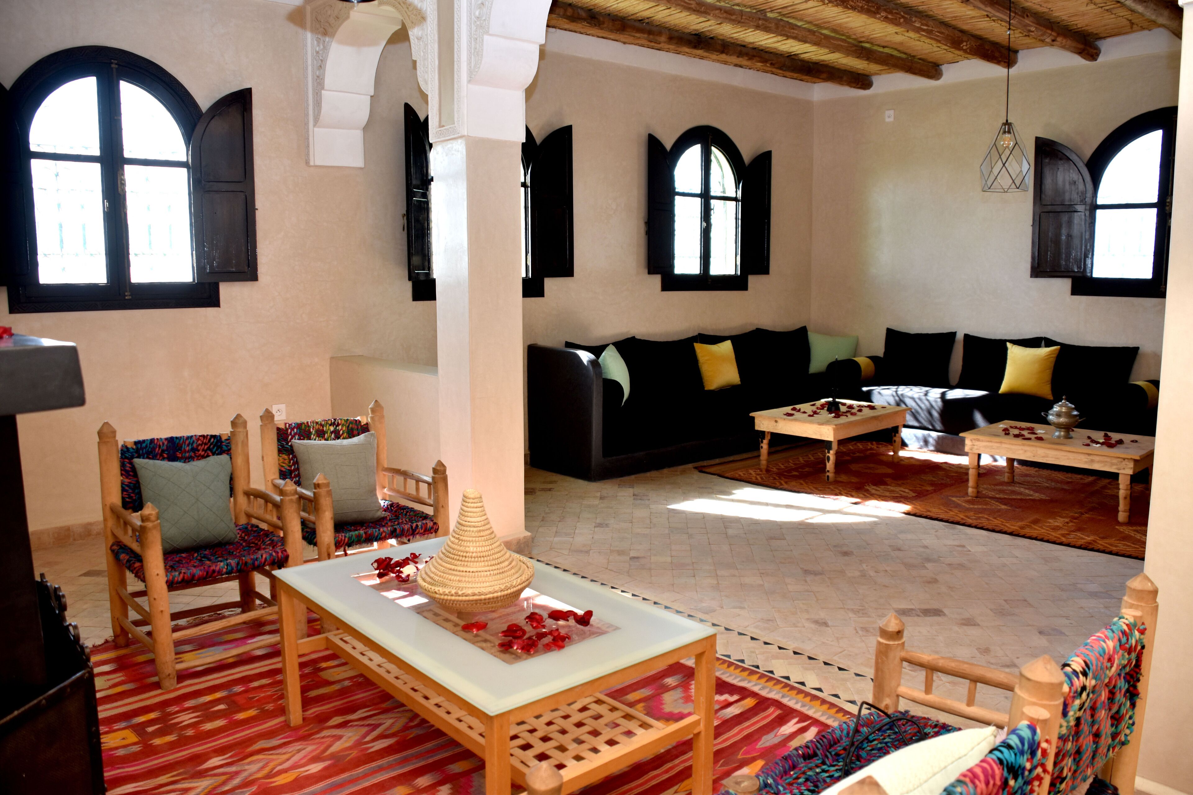 Una Smart TV, una chimenea