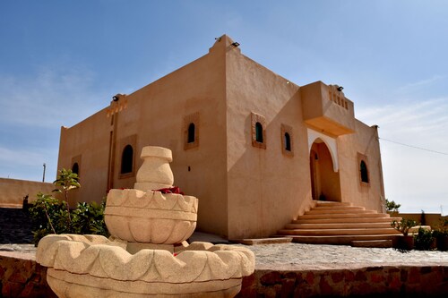 Villa sur Colline Avec Piscine son Vis-à-vis,