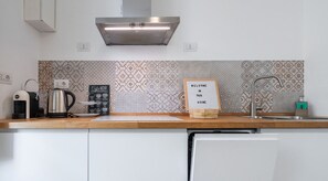 冷蔵庫、電子レンジ、コンロ、食器洗い機