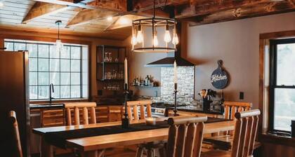 Luxury cabin on private drive. Fall foliage at its finest, waterfront access.