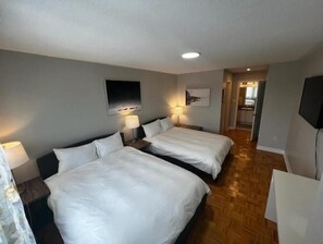 4 bedrooms - Near Vaughan mills & wonderland (Newmarket)