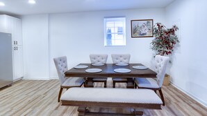 Apartment, 2 Bedrooms | In-room dining - Spacious La Plata Escape (La Plata)