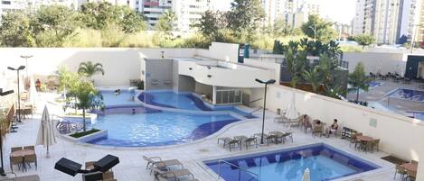 Piscina externa, piscina aquecida