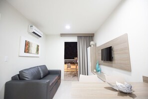 智能電視、足球機、乒乓球設施