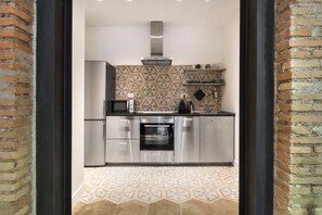 Kjøleskap og brødrister