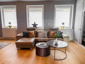 Smart TV, libri, impianto stereo