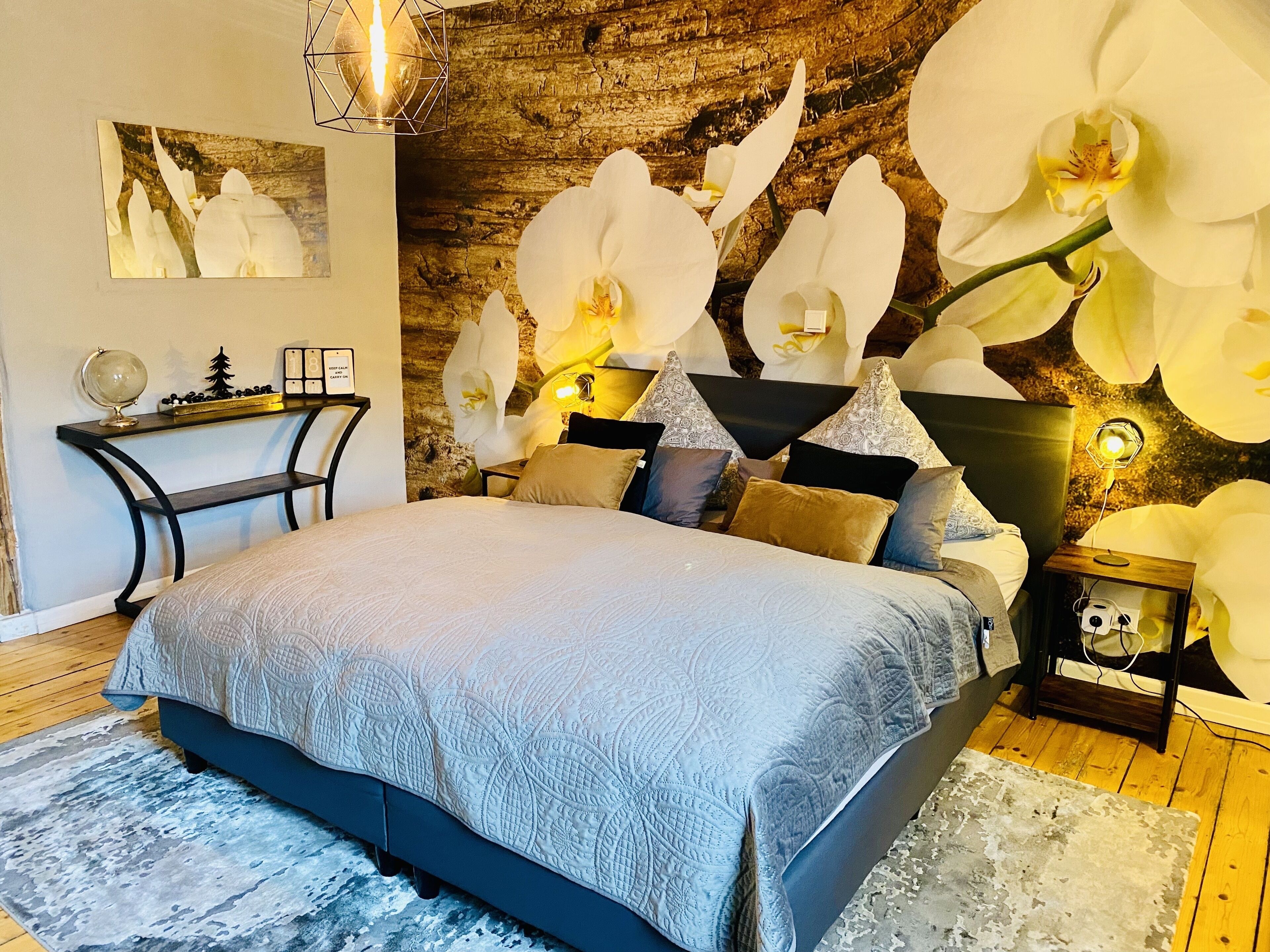 2 bedrooms, in-room safe, desk, iron/ironing board