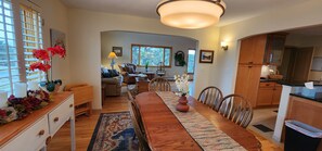 Dining - Main floor master, gourmet kitchen, and Hot tub with amazing mountain views (Golden)
