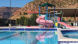Unclassified image, 4 of 56, button - Enjoy a Sweet Retreat in Kanab, Utah. Walking distance to all downtown Kanab has to offer. Close to Zion, Bryce Canyon, and the Grand Canyon! (Kanab)