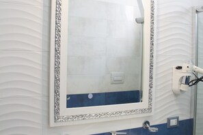 Dusche, Haartrockner