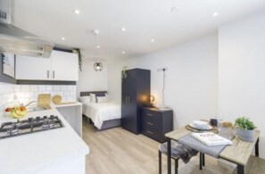 Comfort Studio | Private kitchen - The Residency Rooms Liverpool (Wallasey)