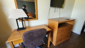 Room, 1 Queen Bed | Free WiFi, bed sheets - Eco Inn Suites by Hotel O Baytown (Baytown)