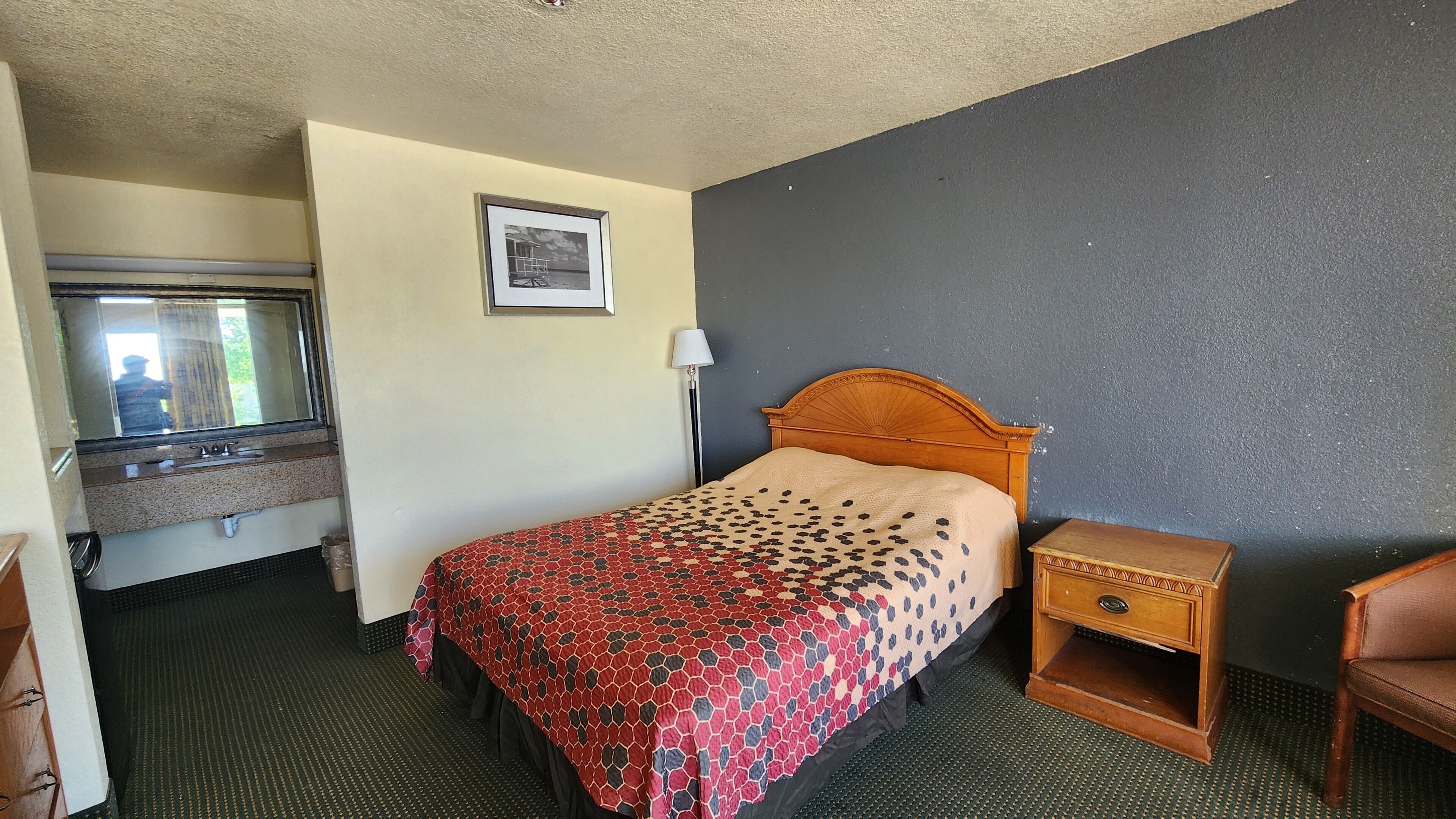 Room, 1 King Bed | Free WiFi, bed sheets