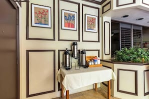 Lobby - Eco Inn Suites by Hotel O Baytown (Baytown)