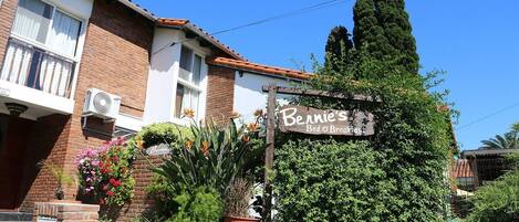 Fachada da propriedade