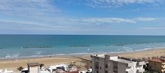 SE041 - Senigallia, four-room apartment super equipped 150m from the sea