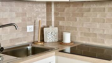 Fridge, oven, dishwasher