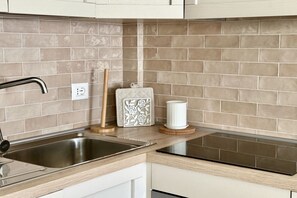 Fridge, oven, dishwasher