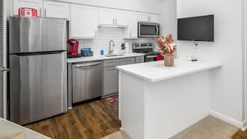 Apartemen, 1 kamar tidur, Boleh Merokok, balkon | Dapur pribadi