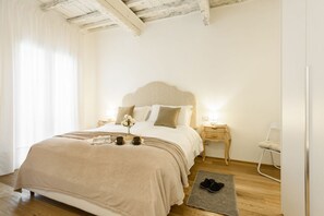 2 bedrooms, iron/ironing board, WiFi, bed sheets - Don Giovanni apartment in Florence by Mmega (Florence)