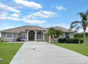 Exterior - The Royal Palm Golf Community 4 BR 3BA Pool home.
(Naples)
