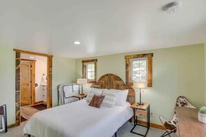 2 bedrooms, iron/ironing board, travel cot, WiFi