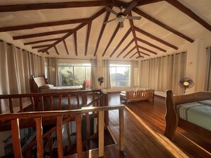 2 bedrooms, free WiFi, bed sheets - Ocean view Casa Conchal tropical setting surrounded by wildlife 4 min to beach  (Montezuma)