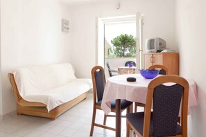 Dining - Holiday apartment with air conditioning (Rabac)