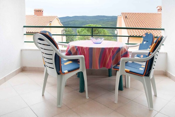 屋外ダイニングエリア