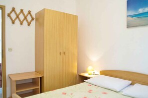 1 Schlafzimmer, Bügeleisen/Bügelbrett