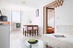 1 makuuhuone, silitysrauta/-lauta