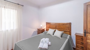 3 bedrooms, iron/ironing board, travel cot, WiFi