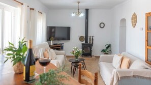 Televisie en een open haard