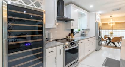 Modern Delray Beach Charmer - 2 Blocks South of Atlantic Ave. in Delray Beach