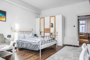 2 bedrooms, WiFi, bed sheets