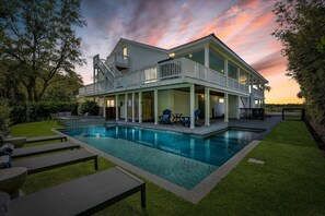 Et oppvarmet basseng