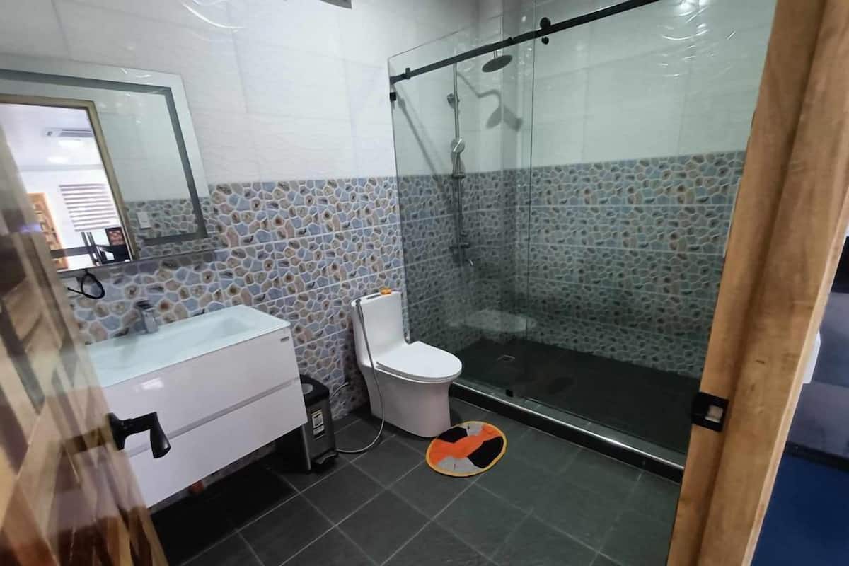 Presidential House, 2 Bedrooms, Non Smoking, Ocean View | Bathroom