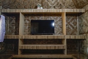 Habitación básica, para no fumadores, vista al mar | Ropa de cama de alta calidad, wifi gratis y ropa de cama 