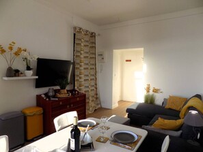 Living area - Saint Palais sur Mer - SUPERB INFINITELY RARE APARTMENT - LE PHALENE (ST PALAIS SUR MER)