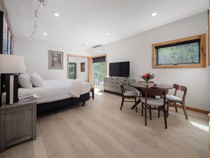 5 bedrooms, iron/ironing board, free WiFi, bed sheets - RMR: Summit Chalet Home in Teton Village (Teton Village)
